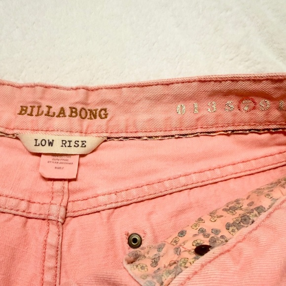 Billabong Pink Jean Size 7 Shorts Distressed Frayed Hem - Picture 3 of 3